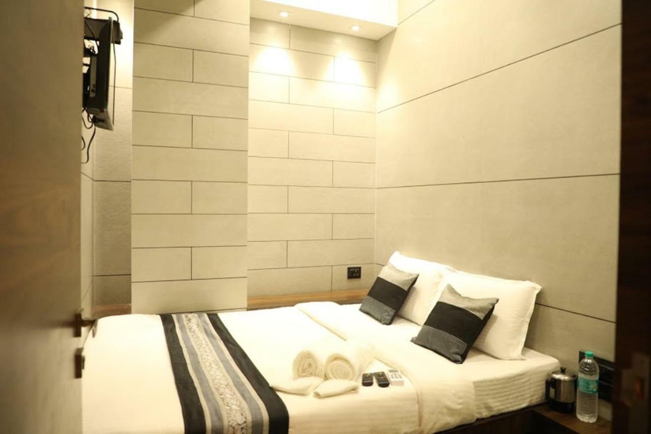 Hotel Rooms Dadar Near Station Bombay Eksteriør billede